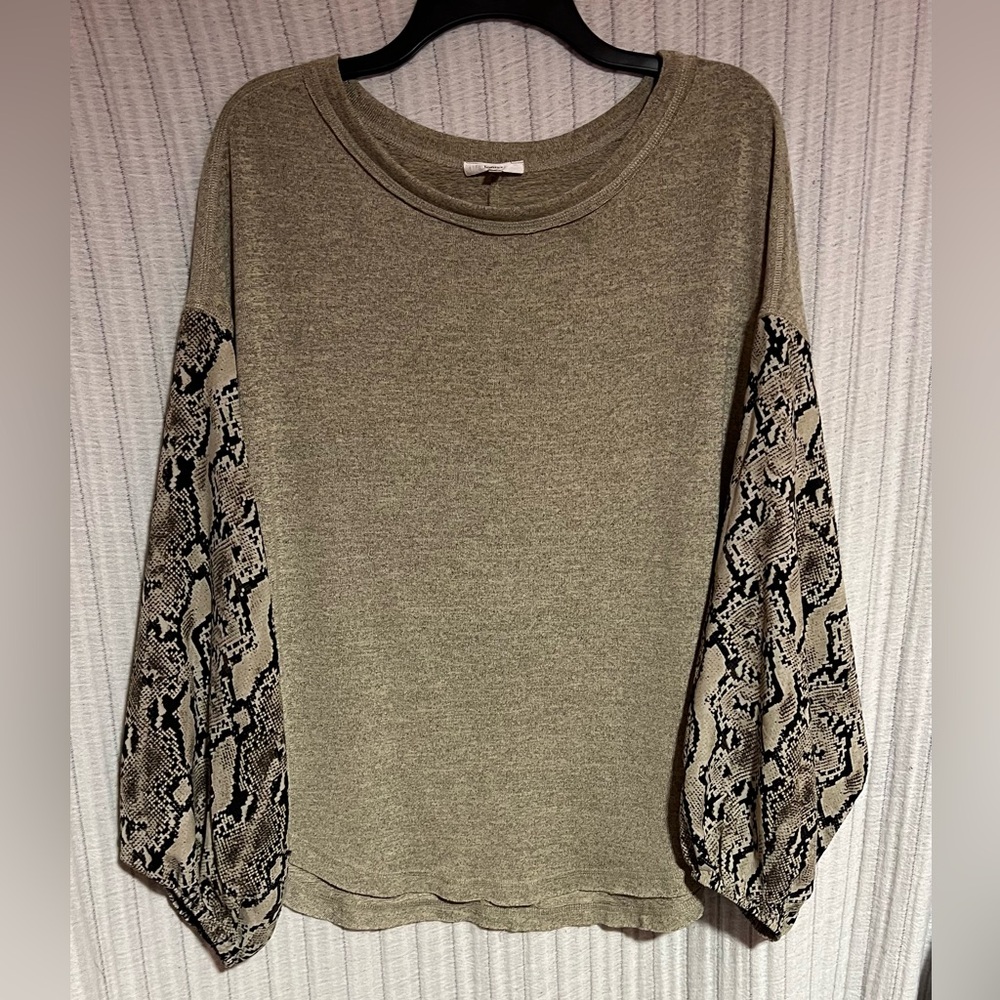 JODIFL Tan Sweater with Snake Print Sleeves